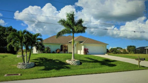 Villa Luhna 3 Bed / 2 Bath Canalfront Heated Pool
